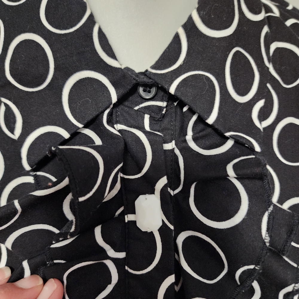 Anthropologie Hester & Orchard Black white ruffle button down size large - Picture 2 of 8